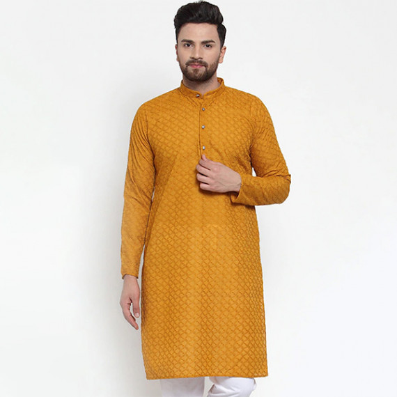 http://13.200.69.142/products/men-yellow-printed-straight-kurta