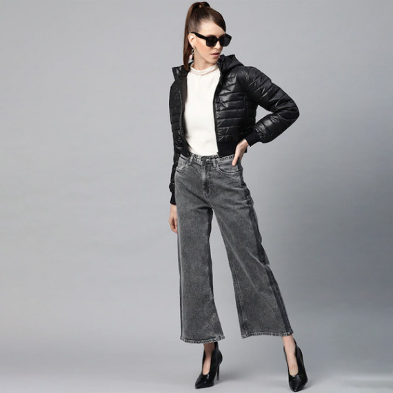 http://13.200.69.142/products/women-black-solid-cropped-puffer-jacket