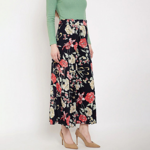 http://13.200.69.142/products/women-black-red-floral-printed-flared-palazzos