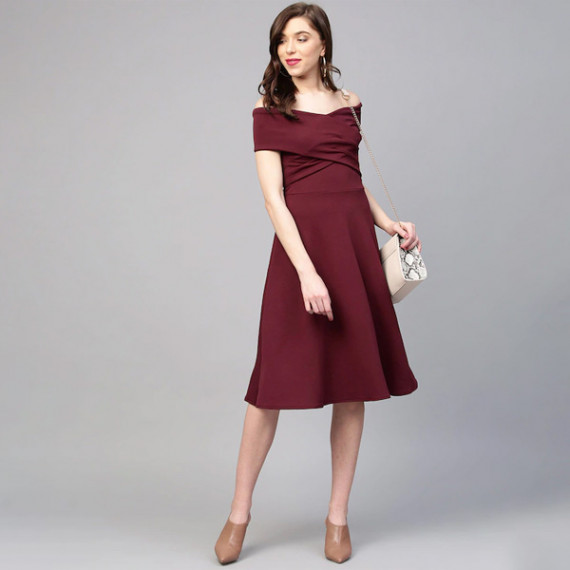 http://13.200.69.142/products/burgundy-off-shoulder-pleated-fit-flare-dress