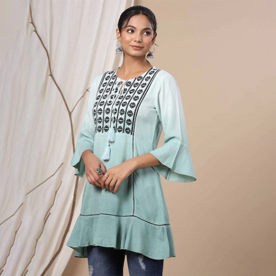 http://13.200.69.142/products/women-green-tunics