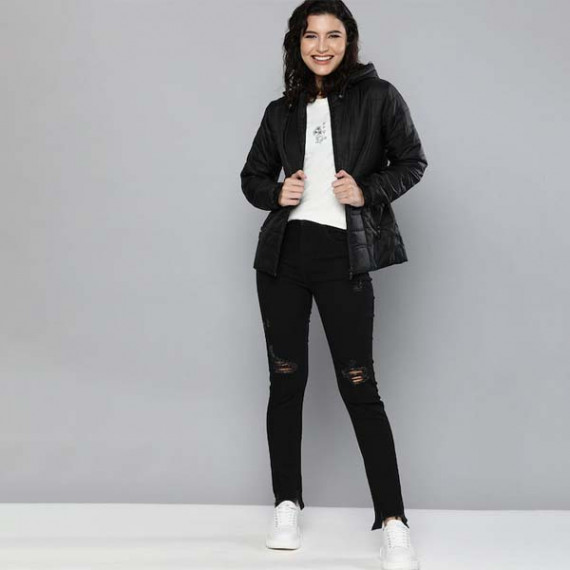 http://13.200.69.142/products/women-navy-blue-skinny-fit-high-rise-jeans