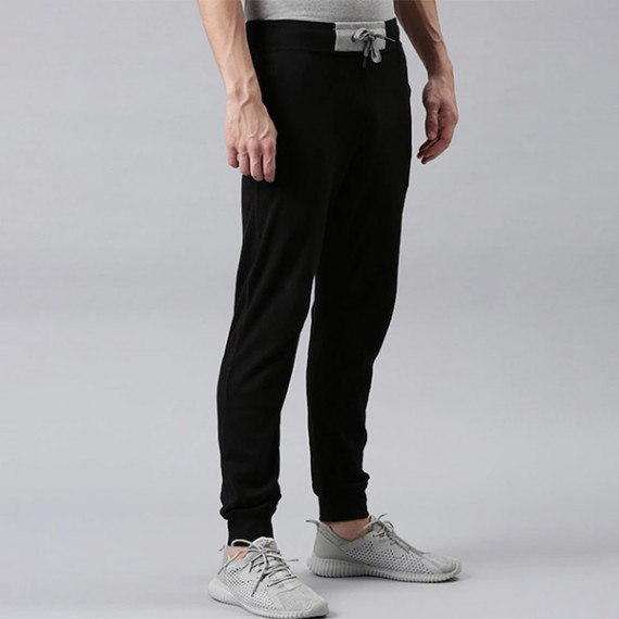 http://13.200.69.142/products/men-black-solid-organic-cotton-track-pants