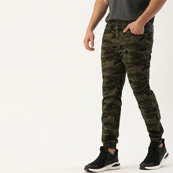 http://13.200.69.142/products/men-olive-green-camouflage-printed-slim-fit-joggers-trousers