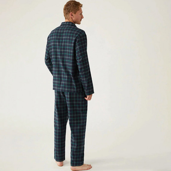 http://13.200.69.142/products/men-green-blue-checked-night-suit