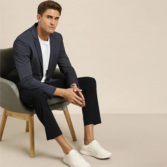 http://13.200.69.142/products/men-navy-blue-slim-fit-self-design-smart-casual-blazer