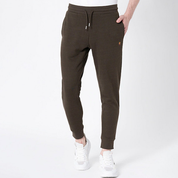 http://13.200.69.142/products/men-olive-solid-joggers