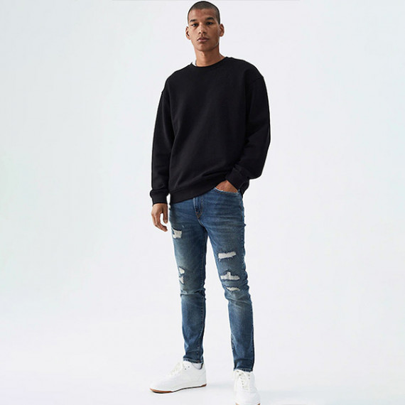 http://13.200.69.142/products/men-blue-mildly-distressed-jeans