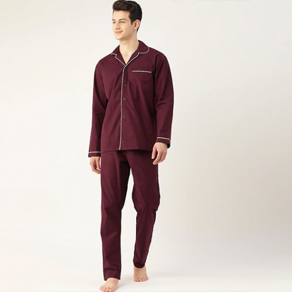 http://13.200.69.142/products/men-burgundy-pure-cotton-solid-nightsuit