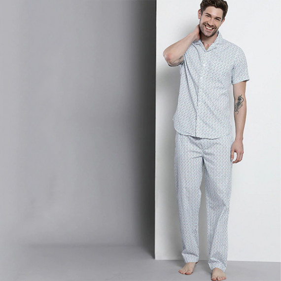 http://13.200.69.142/products/men-white-printed-pure-cotton-night-suit