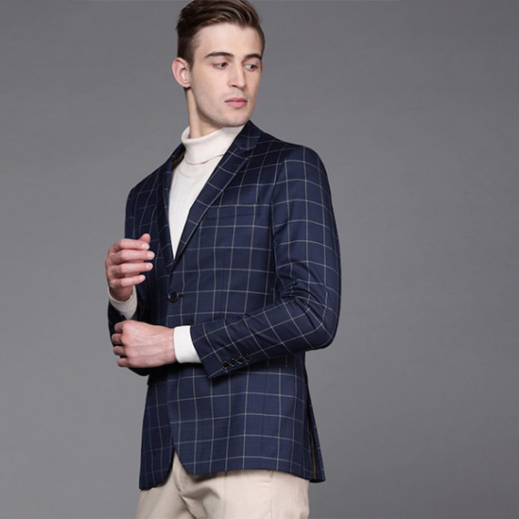 http://13.200.69.142/products/men-navy-blue-beige-slim-fit-checked-single-breasted-smart-casual-blazer