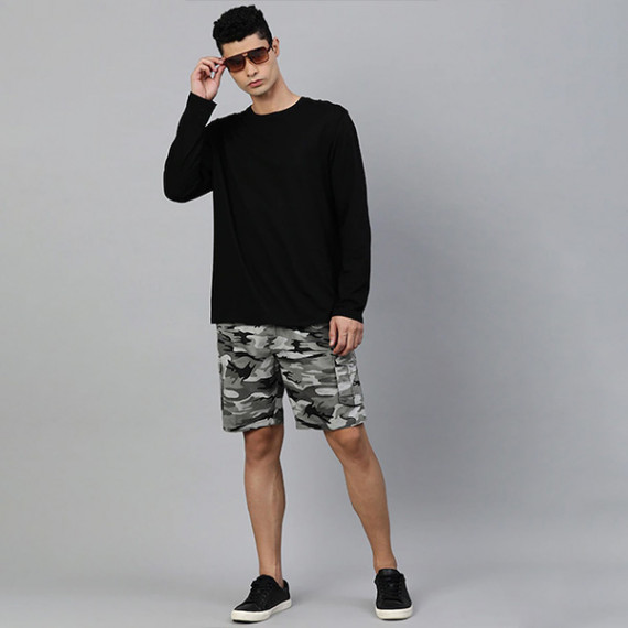 http://13.200.69.142/products/men-charcoal-grey-camouflage-printed-pure-cotton-cargo-shorts
