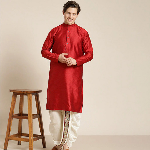 http://13.200.69.142/products/mens-cream-coloured-pure-cotton-double-layer-dhoti-gold-zari-border