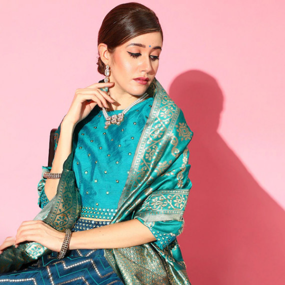 http://13.200.69.142/products/women-navy-blue-embellished-ready-to-wear-lehenga-blouse-with-dupatta